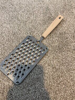 Vintage EKCO Stainless Steel Flat Grater Hand Grater Kitchen Tool Beige Handle